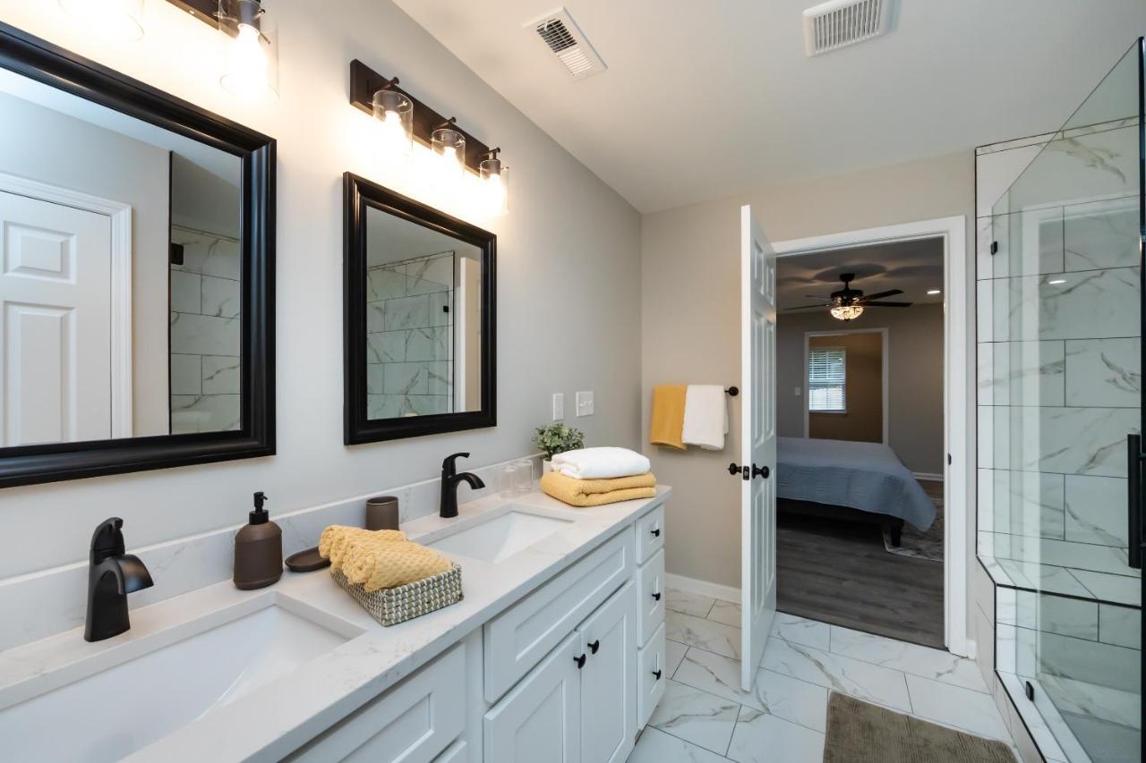 Brandnew Spacious 4 Bedroom House Minutes To Uptown Charlotte Exterior photo