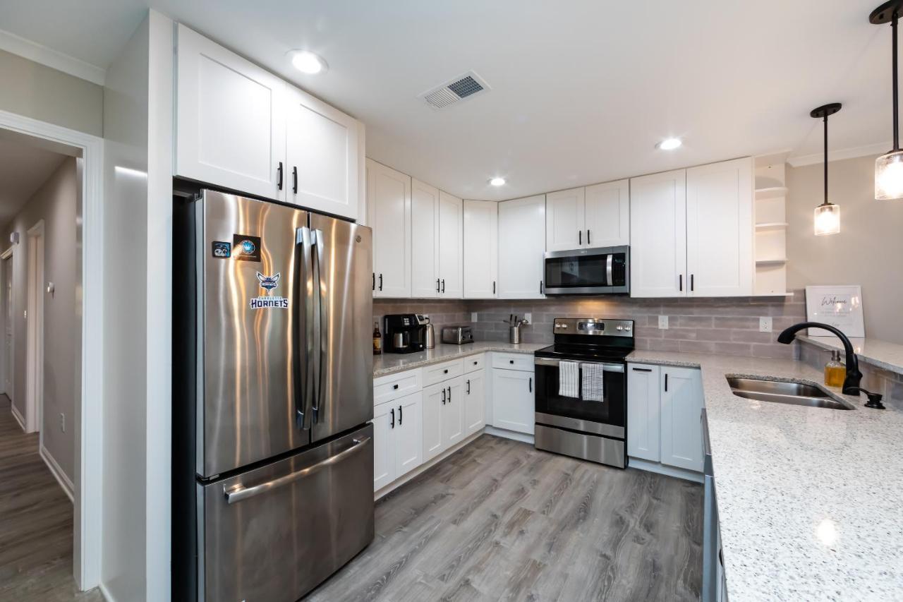Brandnew Spacious 4 Bedroom House Minutes To Uptown Charlotte Exterior photo