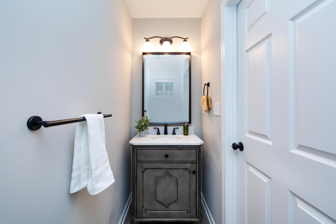Brandnew Spacious 4 Bedroom House Minutes To Uptown Charlotte Exterior photo
