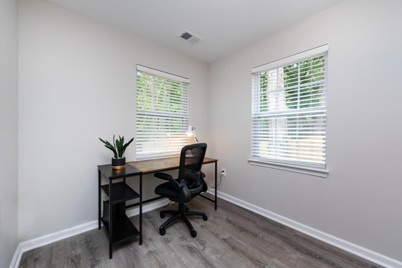 Brandnew Spacious 4 Bedroom House Minutes To Uptown Charlotte Exterior photo