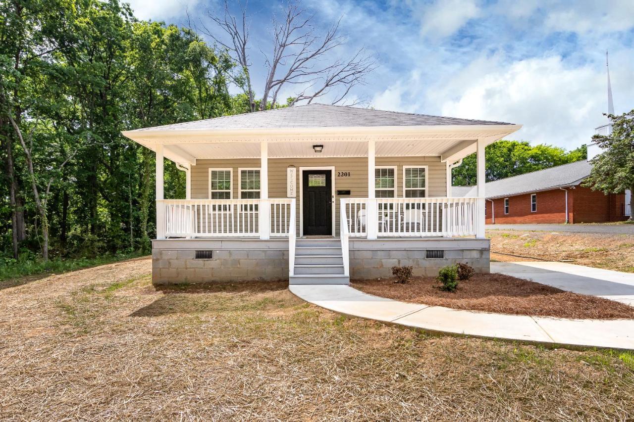 Brandnew Spacious 4 Bedroom House Minutes To Uptown Charlotte Exterior photo